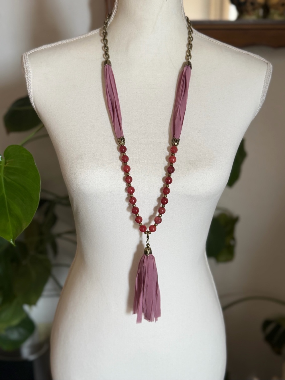 Vintage Mauve Agate Gemstone Beads Silk Tassels Beaded Necklace